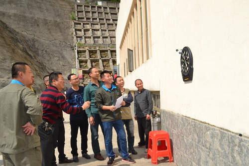 圖：蘇艷麗——電子計分飛鏢我射的超準(zhǔn).jpg