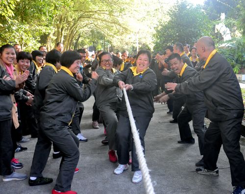 陳宏金：永春分公司開展迎新年拔河比賽。2[2].jpg