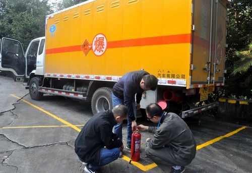 陳宏金：永春分公司組織對危貨運輸車進行好安全 檢查。.jpg