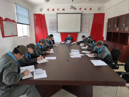 廖文毅：龍巖分公司機(jī)修黨支部召開2019年度組織生活會暨民主評議黨員工作會_調(diào)整大小.jpg