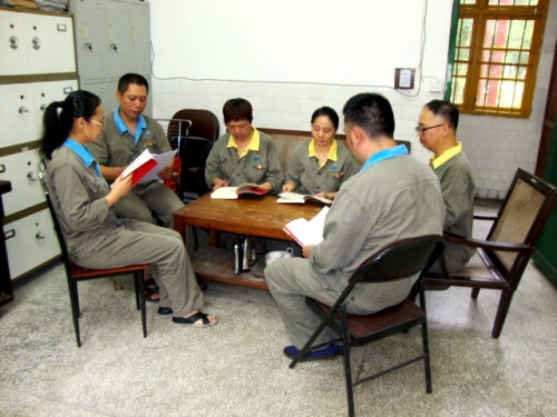 （一）導(dǎo)爆支部開(kāi)展研討活動(dòng).JPG