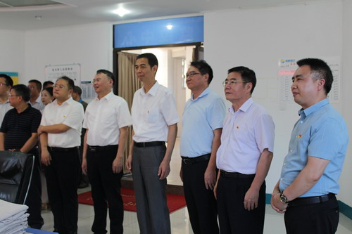 永安分公司賴(lài)寶祿：在觀看監(jiān)控1_調(diào)整大小.JPG