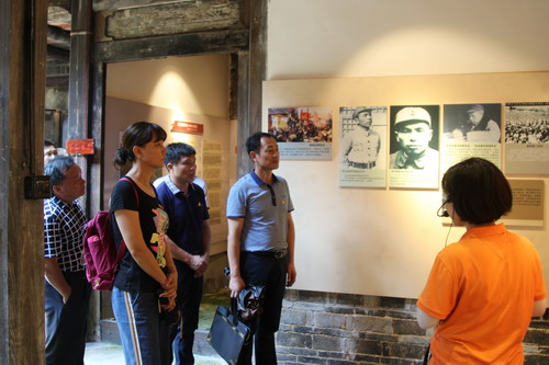 張力燕：龍巖分公司紀委開展“傳承紅色基因，弘揚良好家風”黨風廉政建設(shè)系列教育活�?_調(diào)整大小.jpg