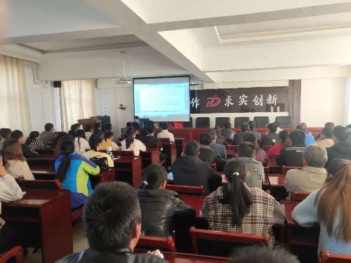 (改）海西東諾公司10月10日舉行“中秋·國慶”節(jié)后復工教育培訓現(xiàn)場.jpg