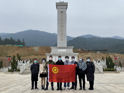 連珂瑩：烽林分公司團委開展“傳承紅色基�?貢獻(xiàn)青春力量”主題團日活�?~1.jpg