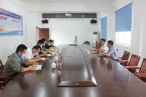 福安分公司胡廷淦：圖�?�?5日海峽科化公司黨委書記、董事長吳彩洪到福安分公司開展集體廉政談話~1.jpg