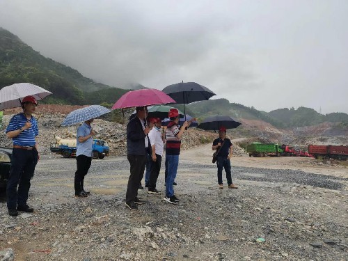 海峽科化富興建設公司 +鐘易+省調(diào)研組蒞臨肖公洞礦開展非煤礦山安全生產(chǎn)工作調(diào)研~1.jpg