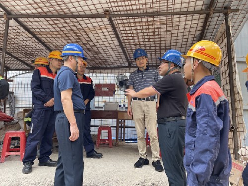 富興建設(shè)公司 林敏�?省機(jī)電控股公司黨委委員、副總經(jīng)理吳大文到上杭分公司開展工作調(diào)研~1.jpg