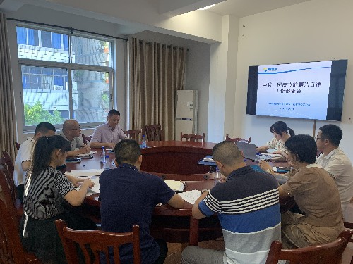 富興建設(shè)公司+揭麗�?海峽科化富興建設(shè)公司召開紀(jì)委會暨中秋、國慶廉潔工作部署會.jpg