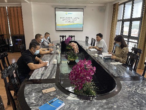 海峽科化公司黨委委員、紀(jì)委書記何浦寨對日升公司領(lǐng)導(dǎo)班子進(jìn)行集體廉政談�?~1.jpg