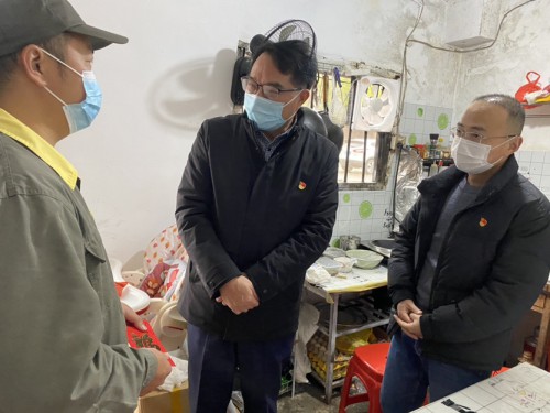 采用-烽林連珂瑩：海峽科化公司黨委書記、董事長吳彩洪到烽林分公司開�?“兩節(jié)”送溫暖慰�?.jpg