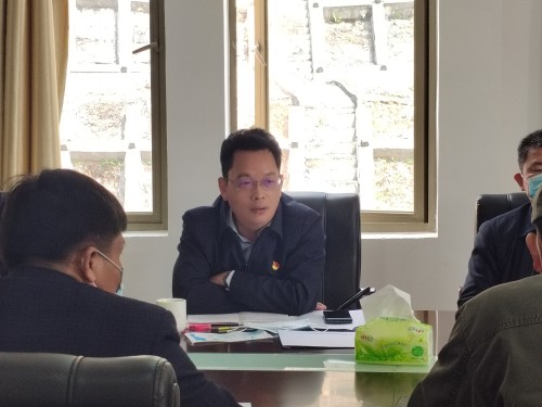 格式工廠龍巖分公�?黃曉�?會議現(xiàn)場.jpg